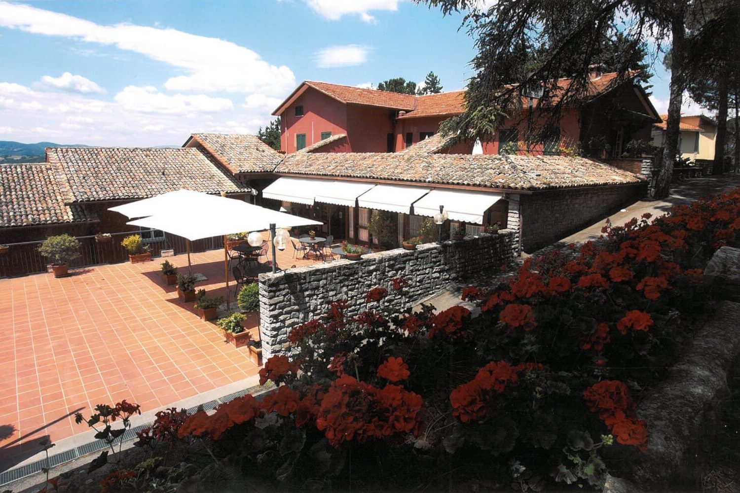 village_hotel_relais_villa_colle_2